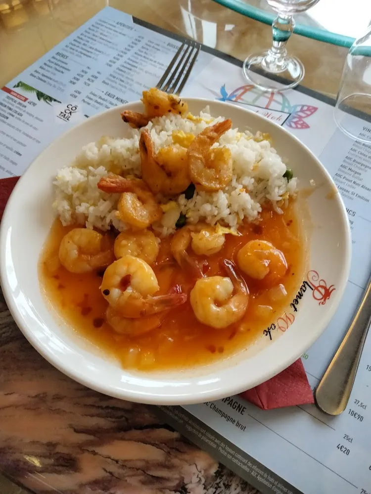 Crevettes Sauce Piquante Et Riz Cantonais