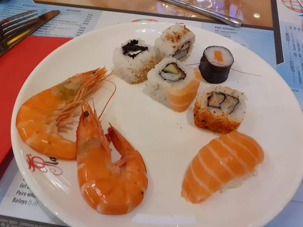 Des Sushis Et Crevettes